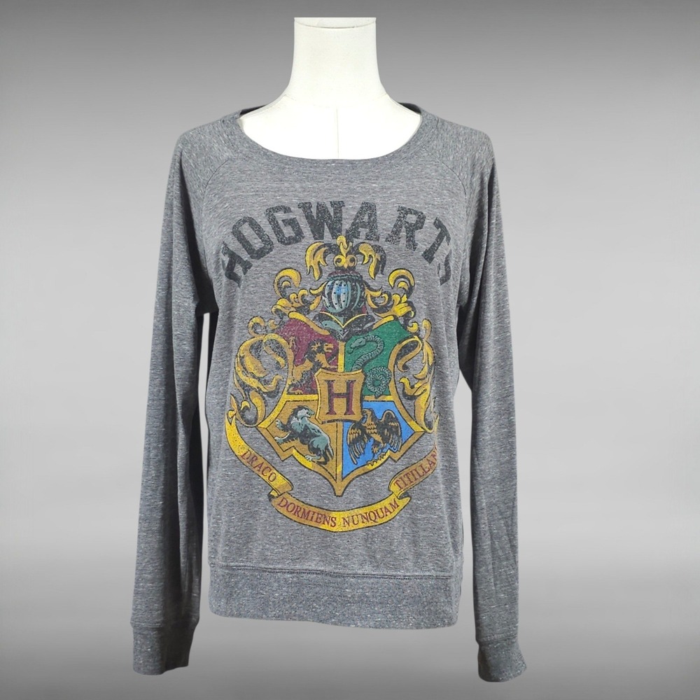 Harry Potter Hogwarts Crest Graphic Raglan Pullover Soft Knit Gray Medium